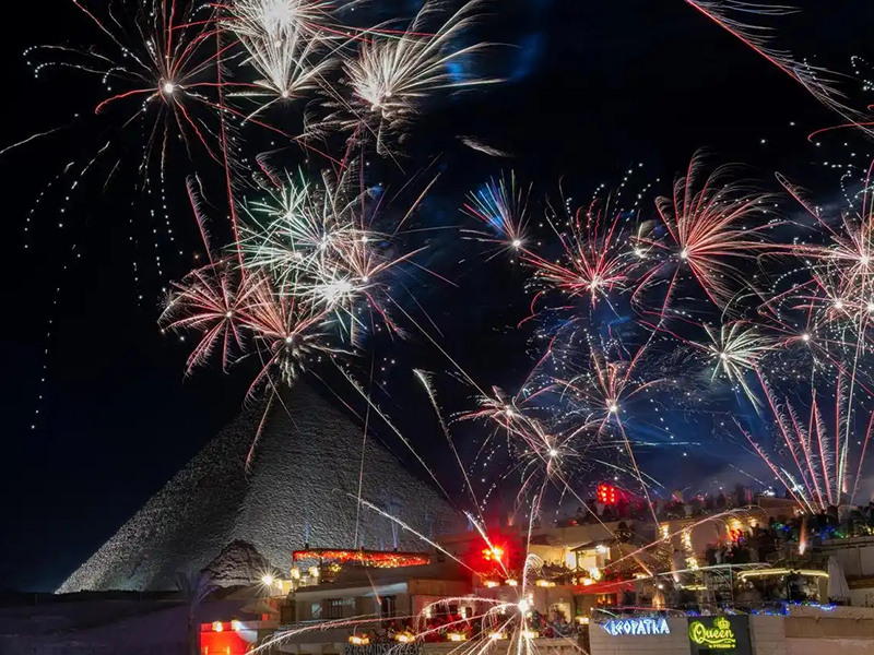 埃及新年庆典！ST-2100陀螺仪轨道机器人定格璀璨时刻